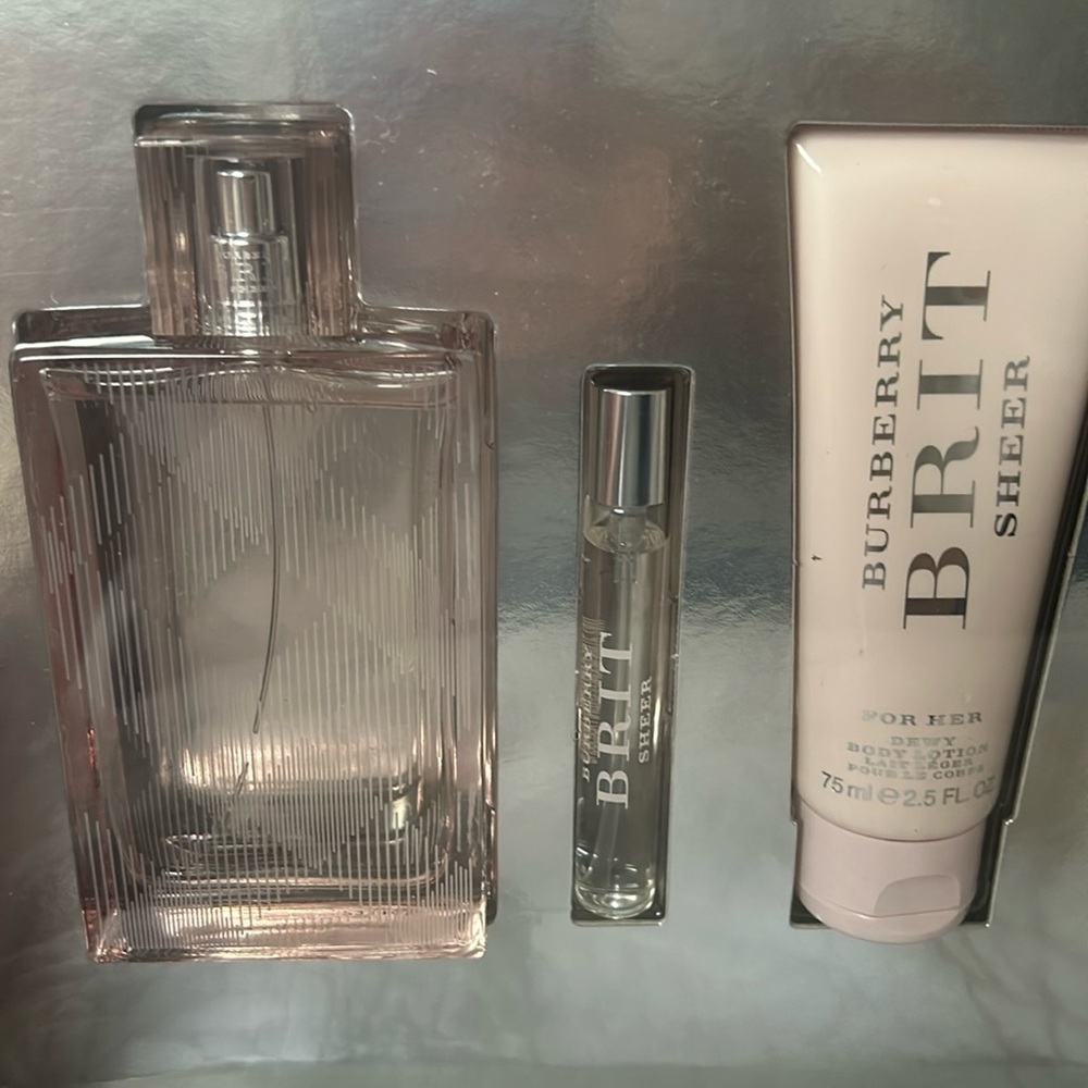 Burberry Brit Sheer Gift Set Brand New Full Size Bottle Lotion Burberry